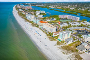 Gulf Coast Gem Private Condo - 2bed, 1bath, Sleeps 6, Across the Street From Beach & Gulf, Game Room, Pool